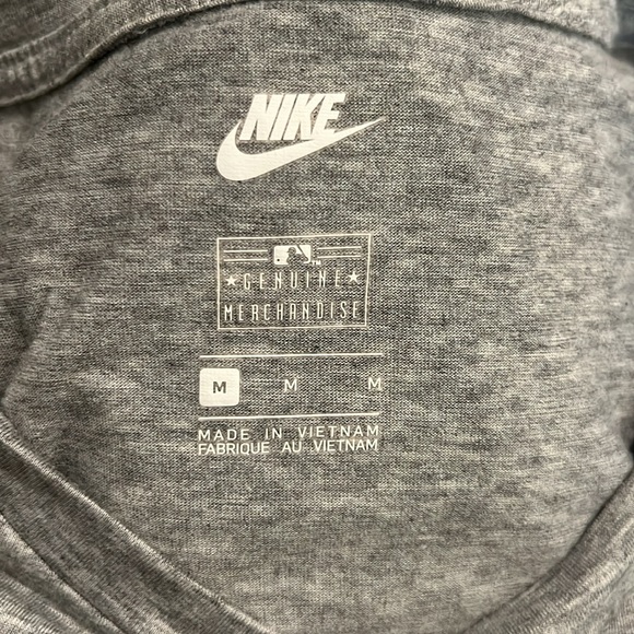 Atlanta Braves Nike Shirt - Picture 4 of 4